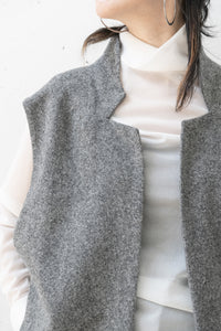 tous les deux ensemble/Homespun Collarless Vest