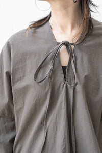 tous les deux ensemble/Cotton Typewriter V-neck Ribbon Blouse