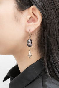 Atelier Inscrire/Keshi pearls and Sculpted silver rose