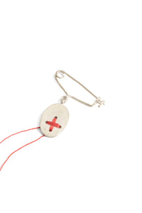 m.a+/AP183 AG mini safty pin w/stitched cross