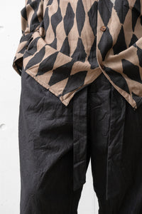 Aleksandr Manamis/BUTTON LEG LOOSE PANT (Homme)
