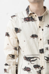 Aleksandr Manamis/PANEL DETAIL BEETLE SHIRT (Homme)