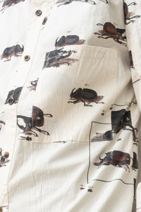 Aleksandr Manamis/PANEL DETAIL BEETLE SHIRT (Homme)